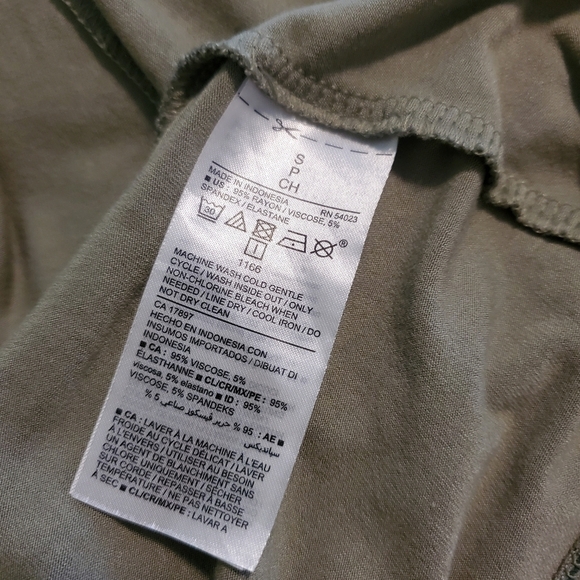 Old Navy Green Camo print Stretchy Knit Sleeveless Dress Size Small, Fun, Casual - Picture 7 of 10